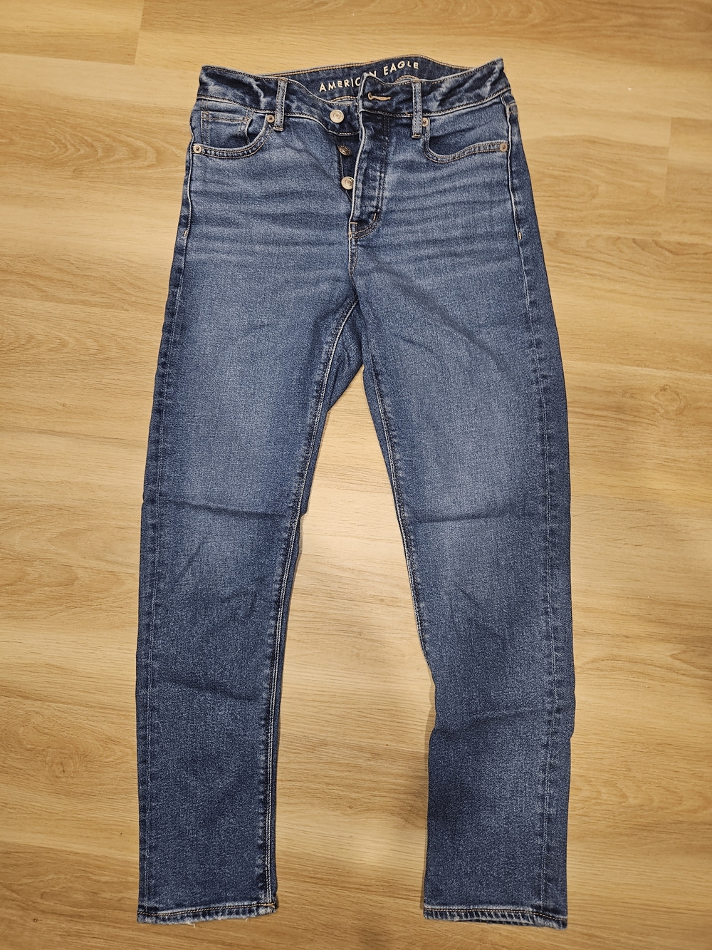American Eagle Tomgirl Jean